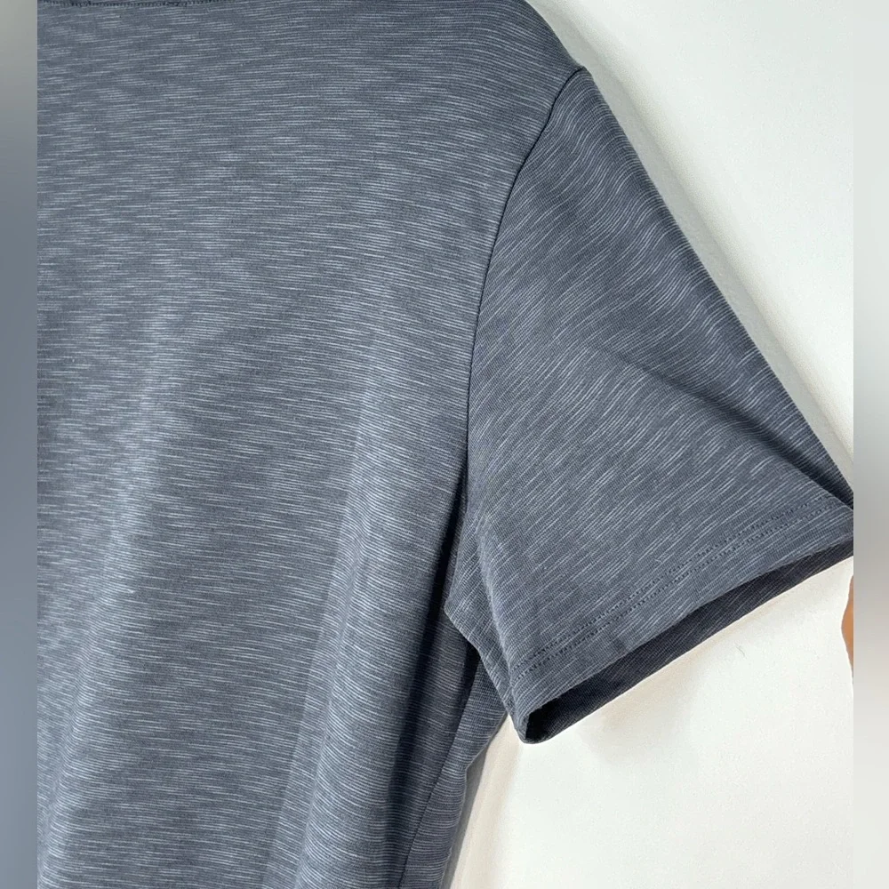 THEORY Heathered Classic Gray Basic Scoop Neck T Shirt Size Medium L47 - Picture 13 of 14